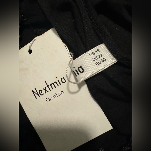 Cold Shoulder Top - Picture 5 of 8